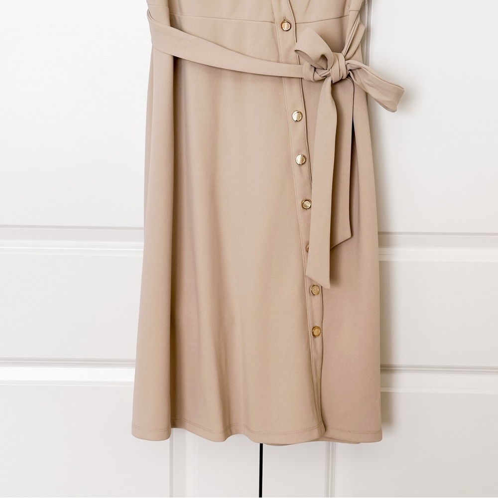 Shelby & Palmer Tan Buttoned Tie Front Midi Dress - Picture 4 of 6